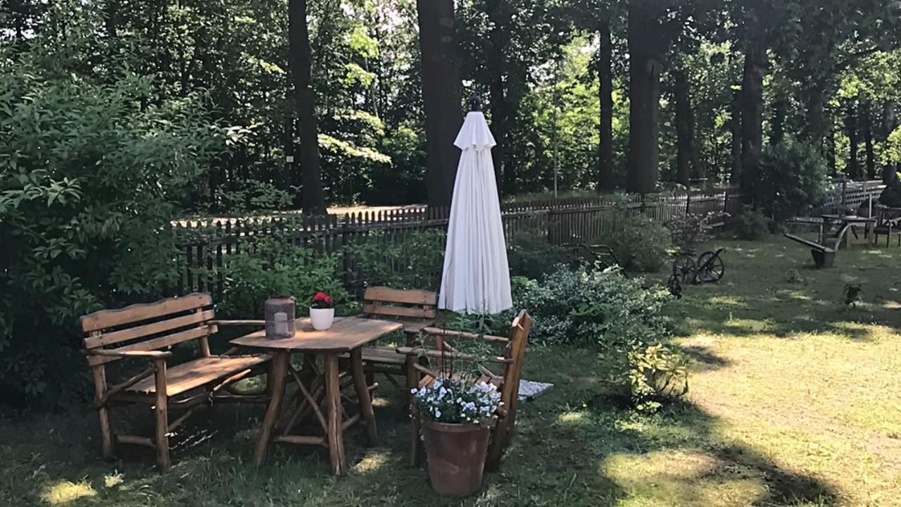 Helenes Ferienwohnung Auf Dem Bauernhof - Lausitzer Seenland Lauta Exterior foto